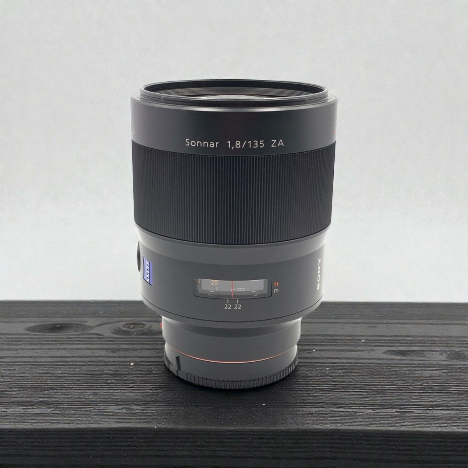 SONY Sonnar T＊ 135mm F1.8 ZAの中古 (美品)・¥78,780 | みんなのカメラ