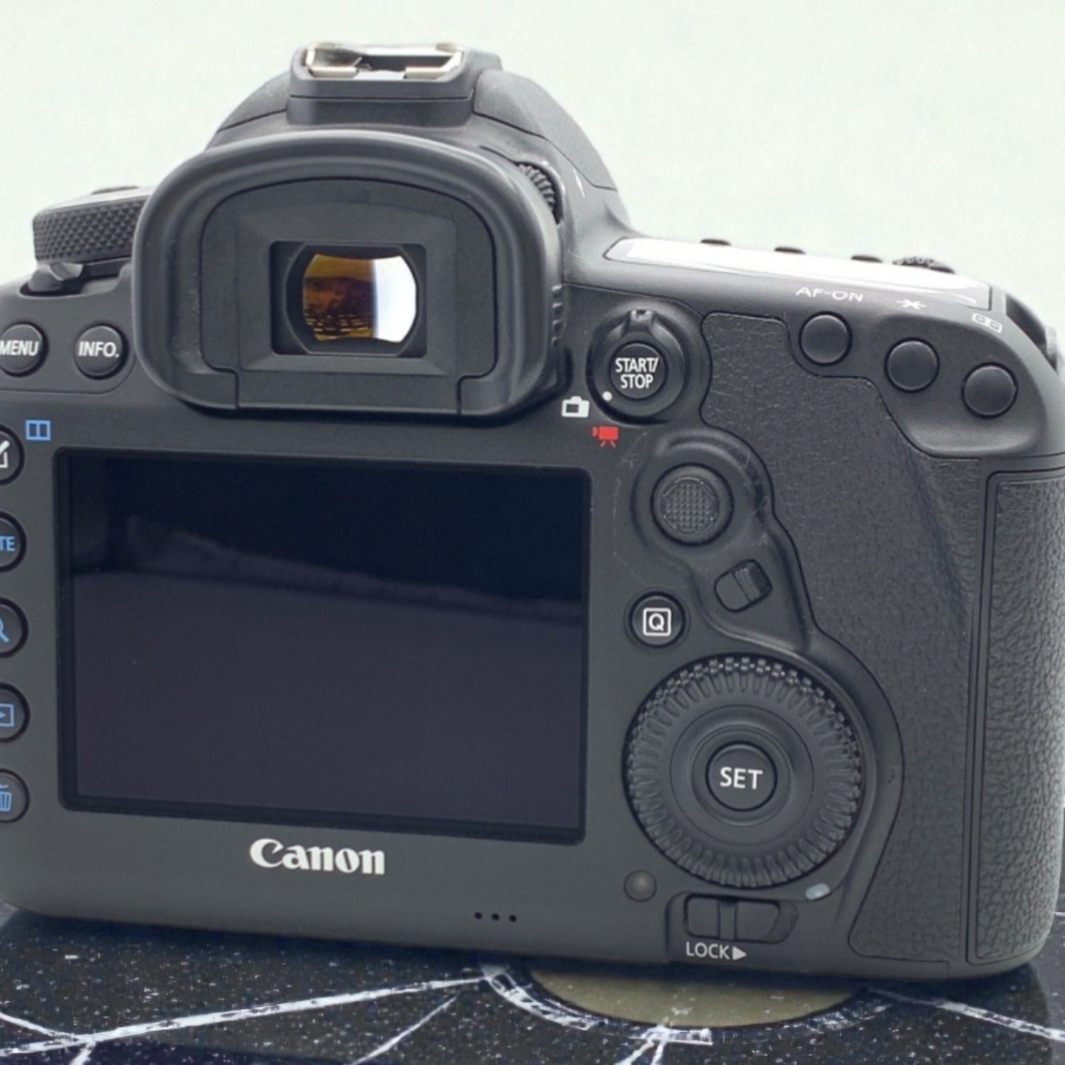 Canon EOS 5D Mark IV ボディの中古 (美品)・¥144,590 by forni