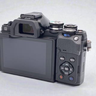 OM-D E-M10 Mark IV ボディ "ブラック"