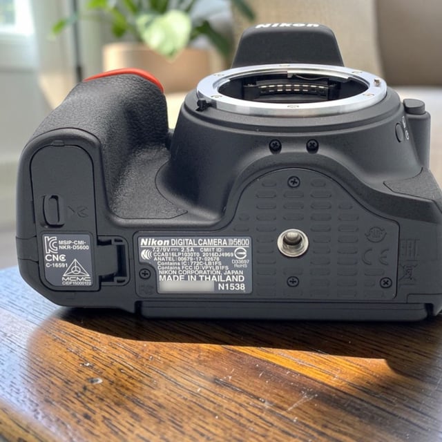 D5600 ボディ