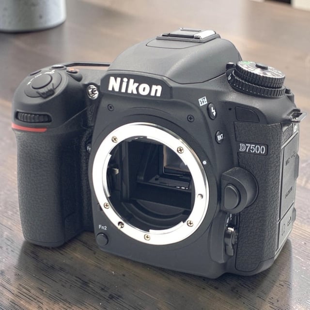 D7500 ボディ