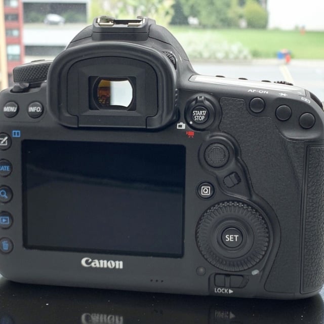 EOS 5D Mark IV ボディ