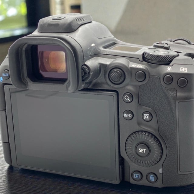 EOS R5 Mark II ボディ