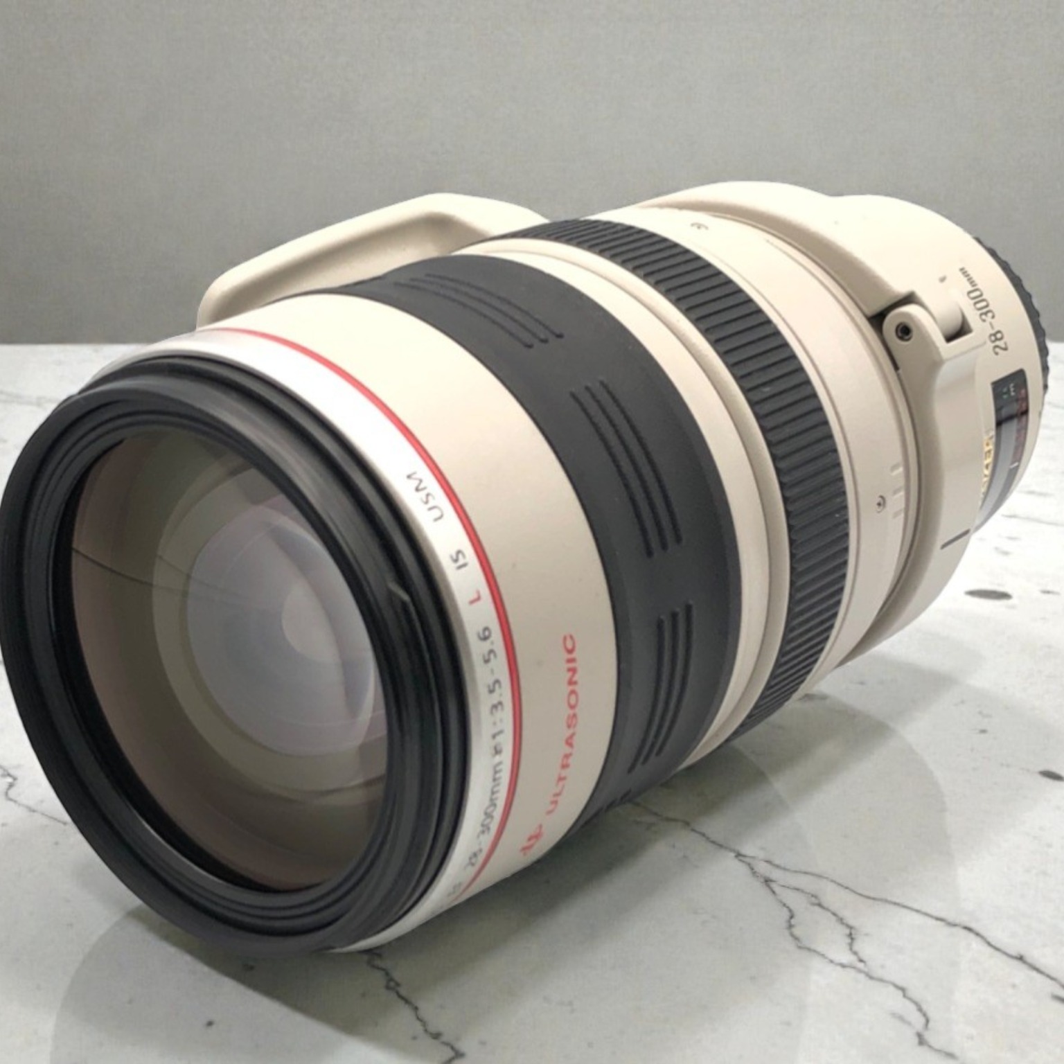 Canon EF 28-300mm F3.5-5.6L IS USMの中古 (美品)・¥118,010