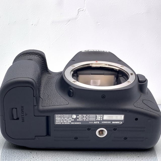 EOS 6D Mark II ボディ