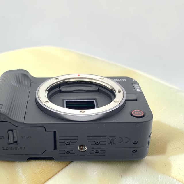 EOS R50 V ボディ "ブラック"