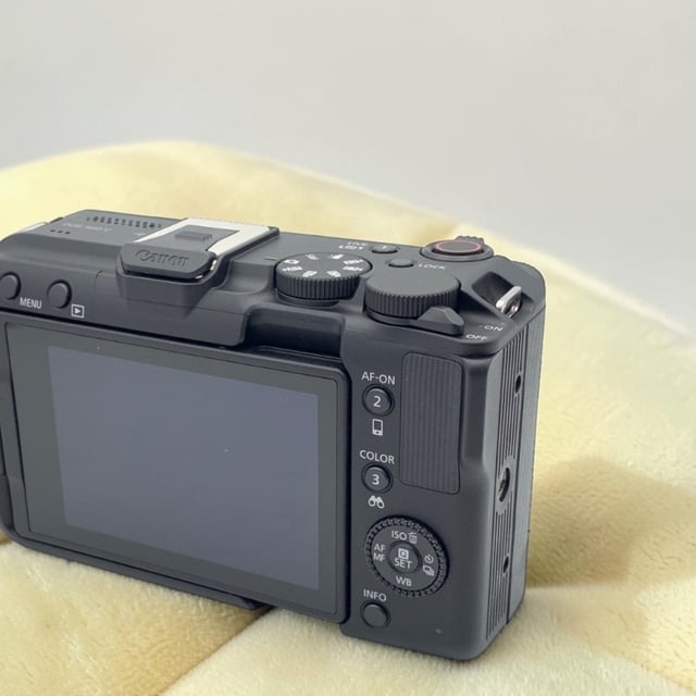 EOS R50 V ボディ "ブラック"