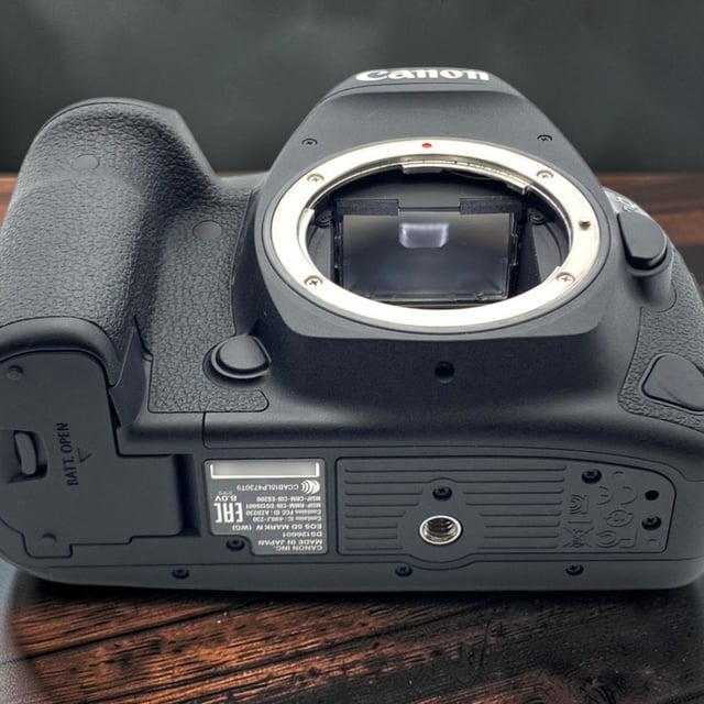 EOS 5D Mark IV ボディ