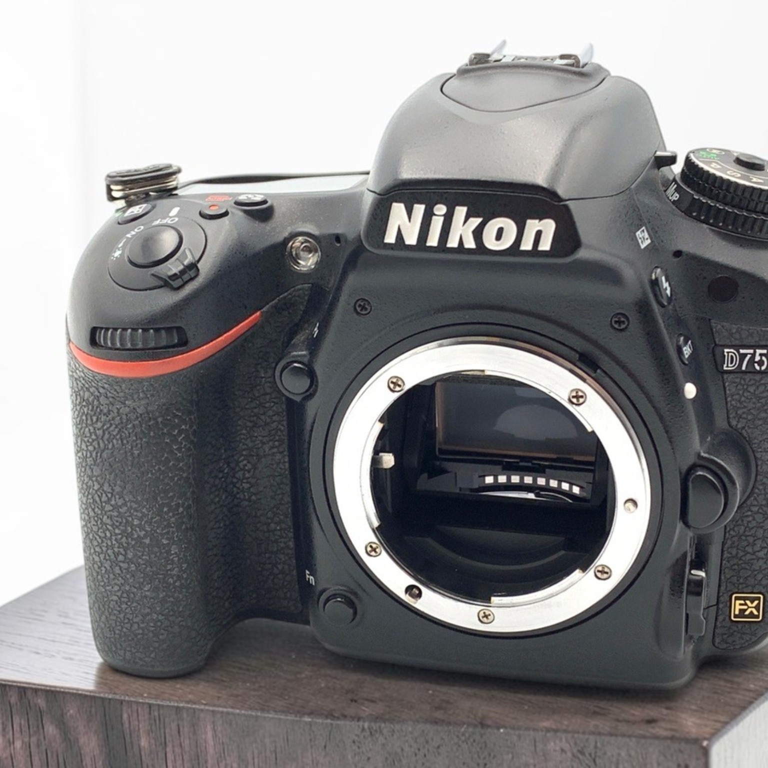 ニコン D750 ボディの中古 (美品)・¥72,820 by toromi | みんなのカメラ