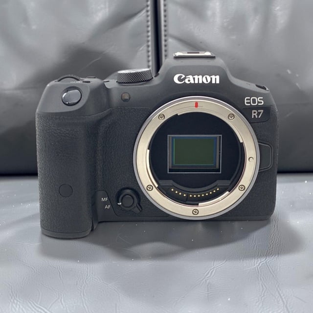 EOS R7 ボディ