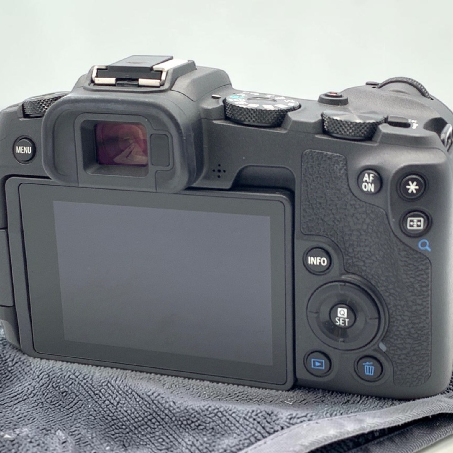 Canon EOS RP ボディの中古 (美品)・¥74,000 by ほるね | みんなのカメラ