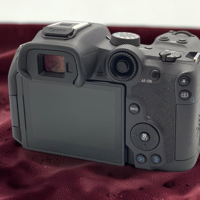 EOS R7 ボディ