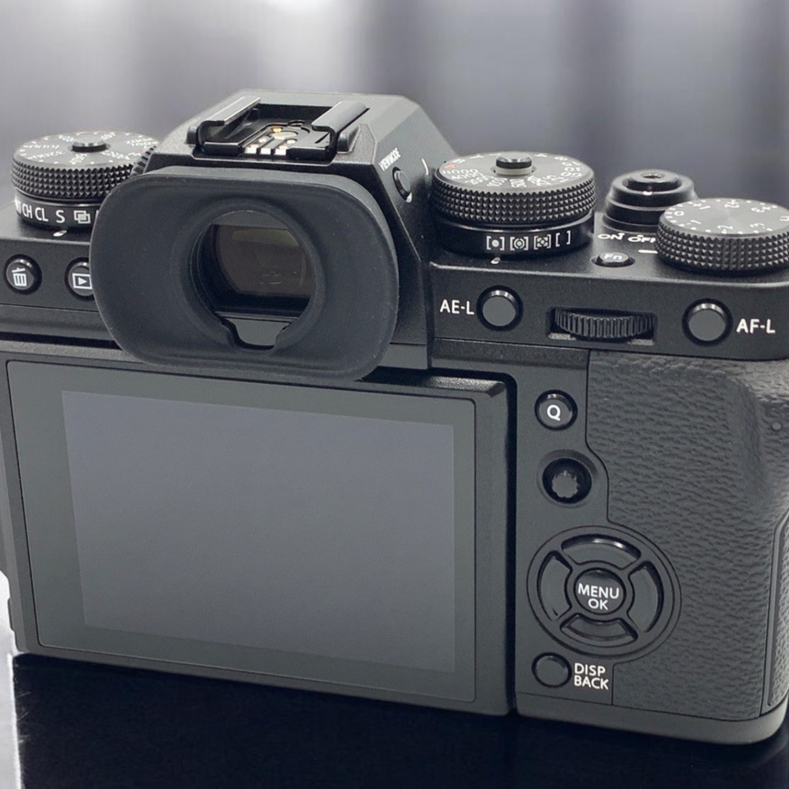 FUJIFILM フジフィルム X-T3 ボディ ブラック Amazon | 富士フイルム(FUJIFILM) ミラーレス一眼カメラ X-T3ボディ