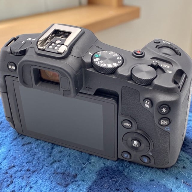 EOS R8 ボディ
