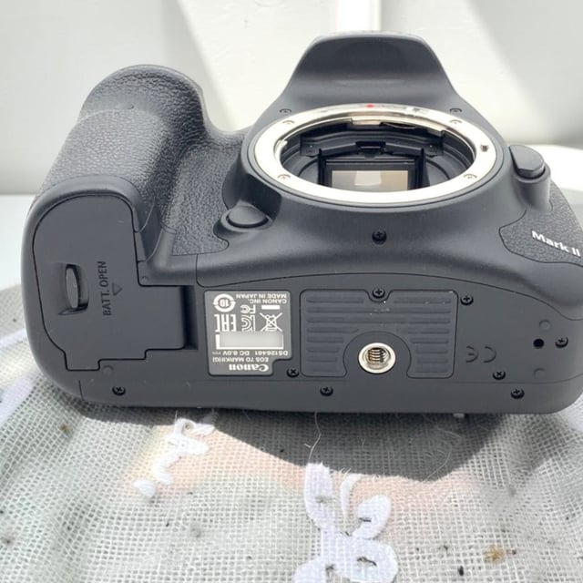 EOS 7D Mark II ボディ