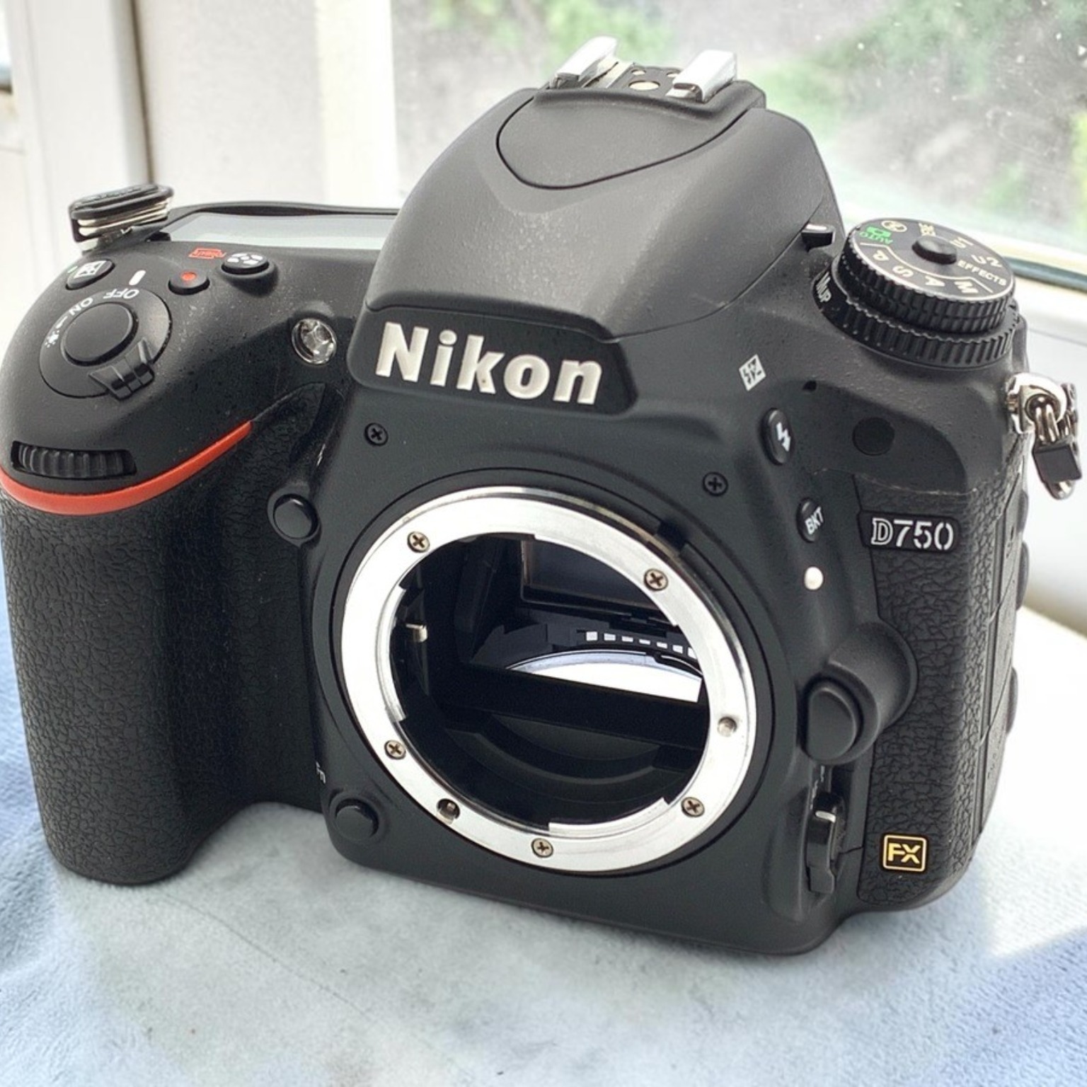 ニコン D750 ボディの中古 (良品)・¥61,330 by ovria | みんなのカメラ