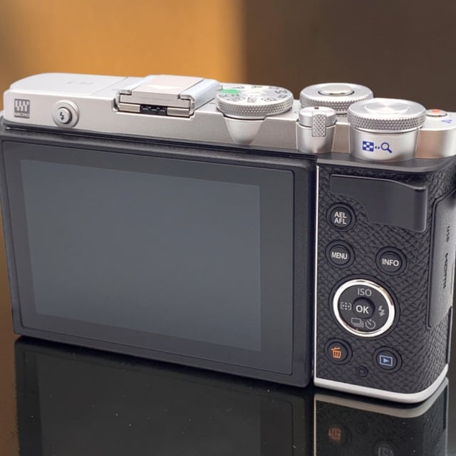 OLYMPUS PEN E-P7 ボディ