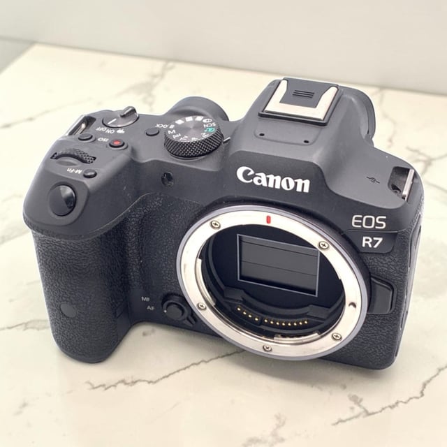 EOS R7 ボディ