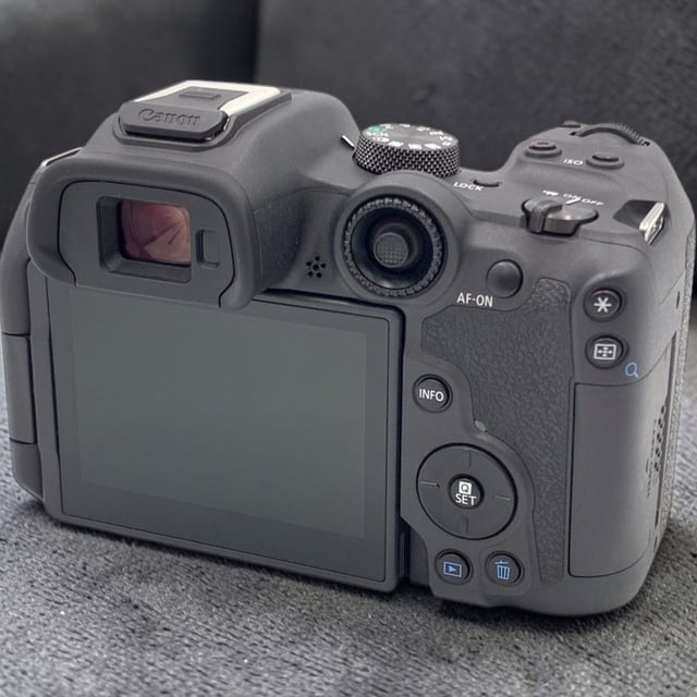 EOS R7 ボディ