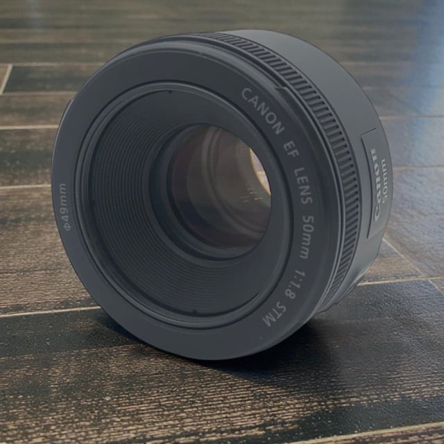 EF 50mm F1.8 STM