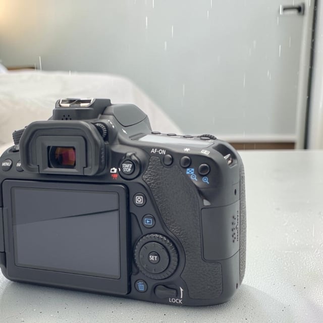 EOS 80D ボディ