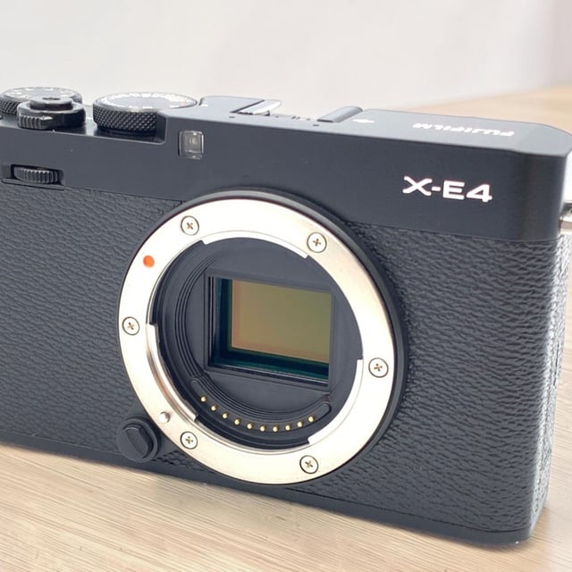 X-E4 ボディ