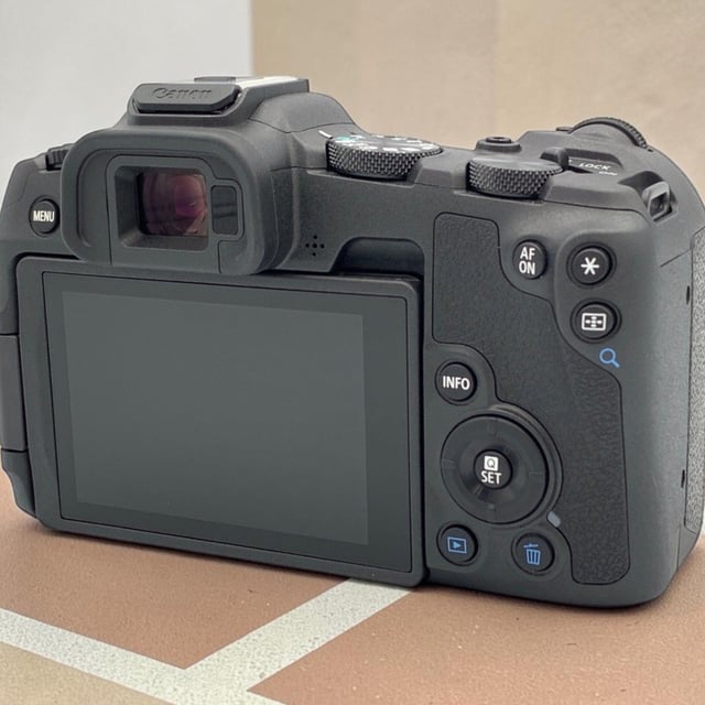 EOS R8 ボディ