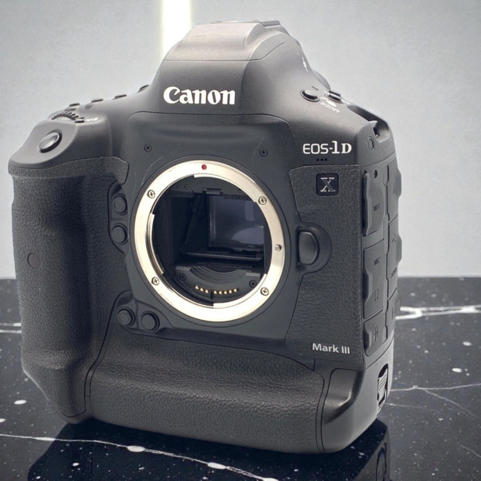 Canon EOS-1D X Mark III ボディの中古 (美品)・¥276,400 売り切れ by