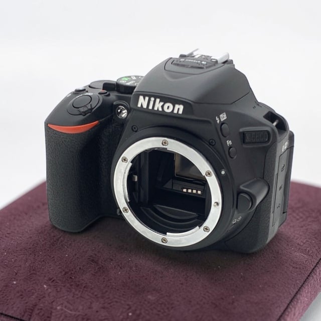 D5600 ボディ