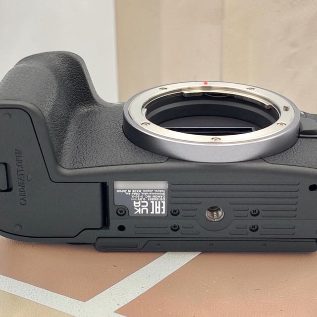 EOS R8 ボディ