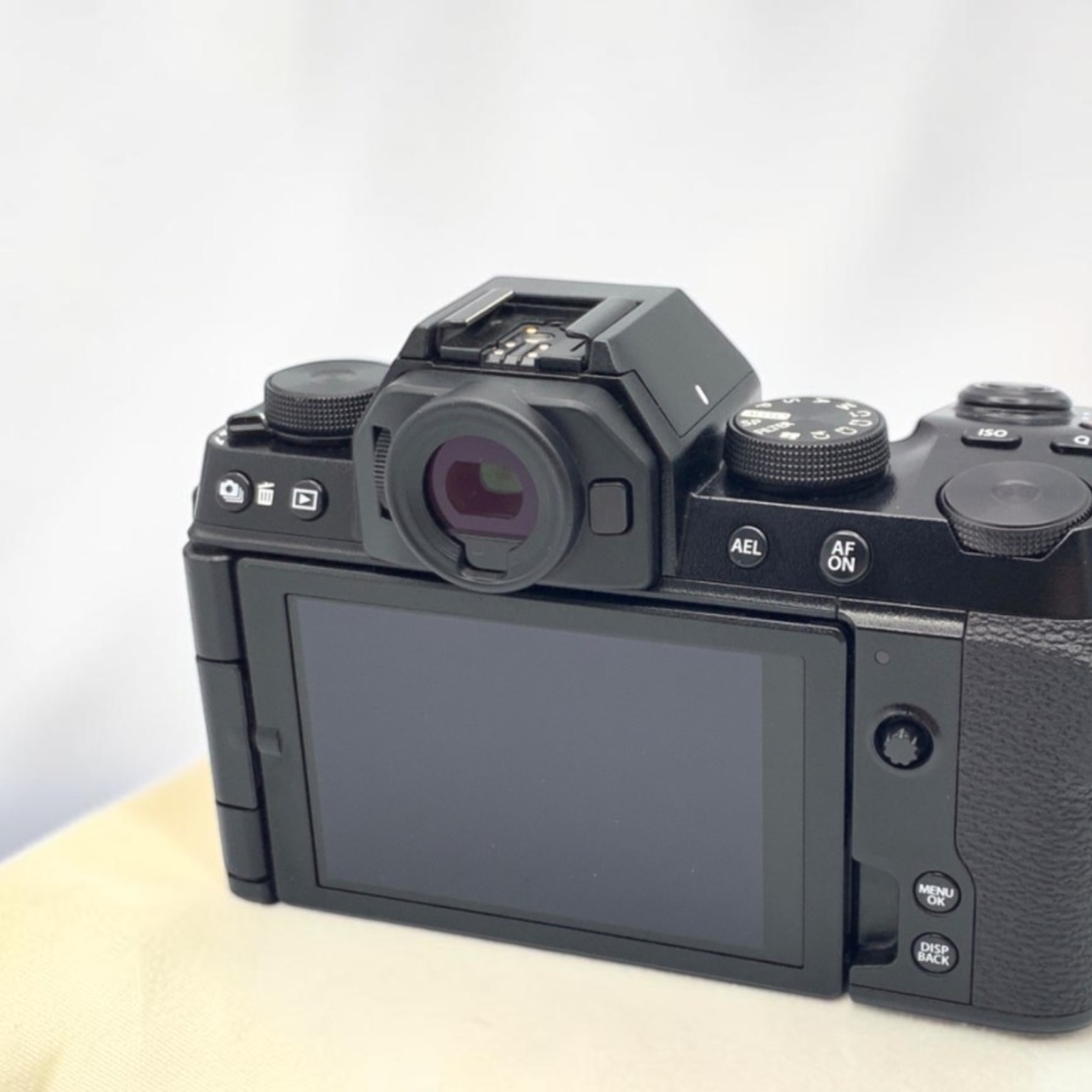 FUJIFILM 富士フイルム X-S10 ボディ 新品 Fujifilm X-S10 Mirrorless Camera Body Only