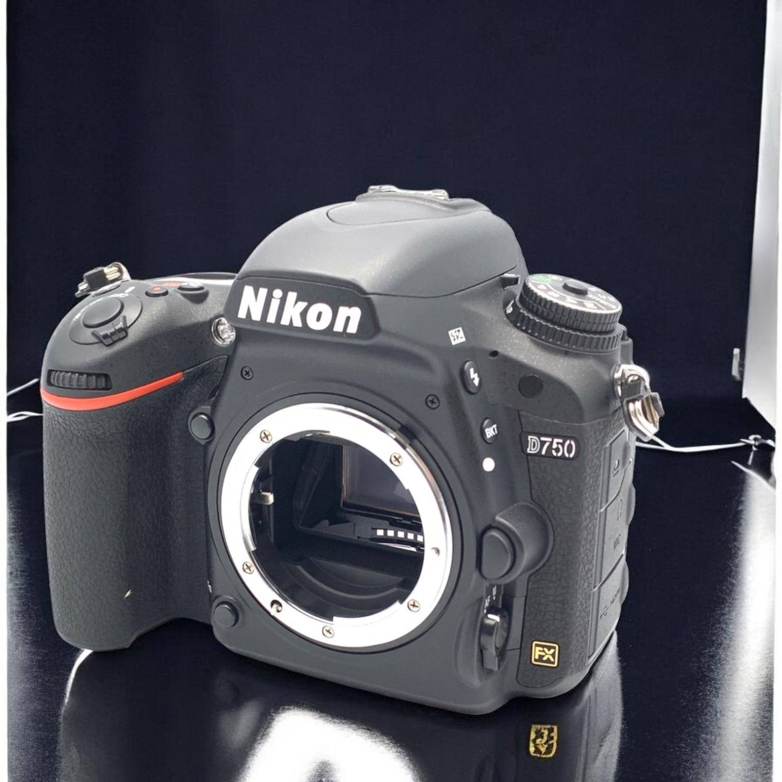 ニコン D750 ボディの中古 (美品)・¥72,490 by あまれ | みんなのカメラ