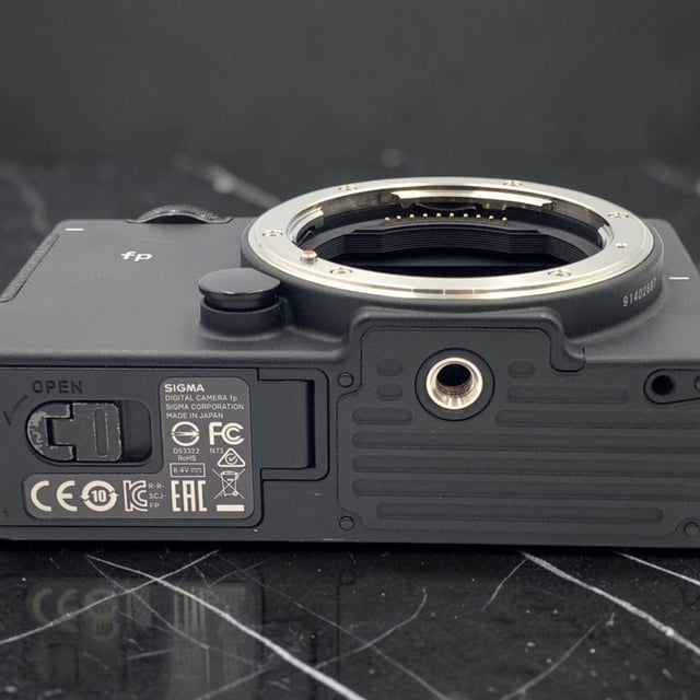 SIGMA fp ボディ