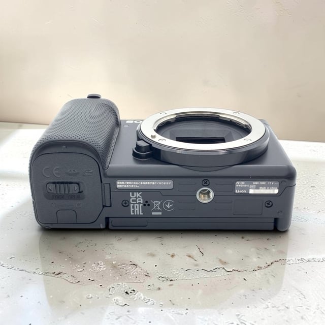 VLOGCAM ZV-E10 ボディ "ブラック"