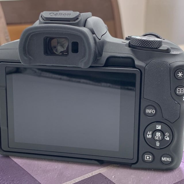 EOS R50 ボディ "ブラック"