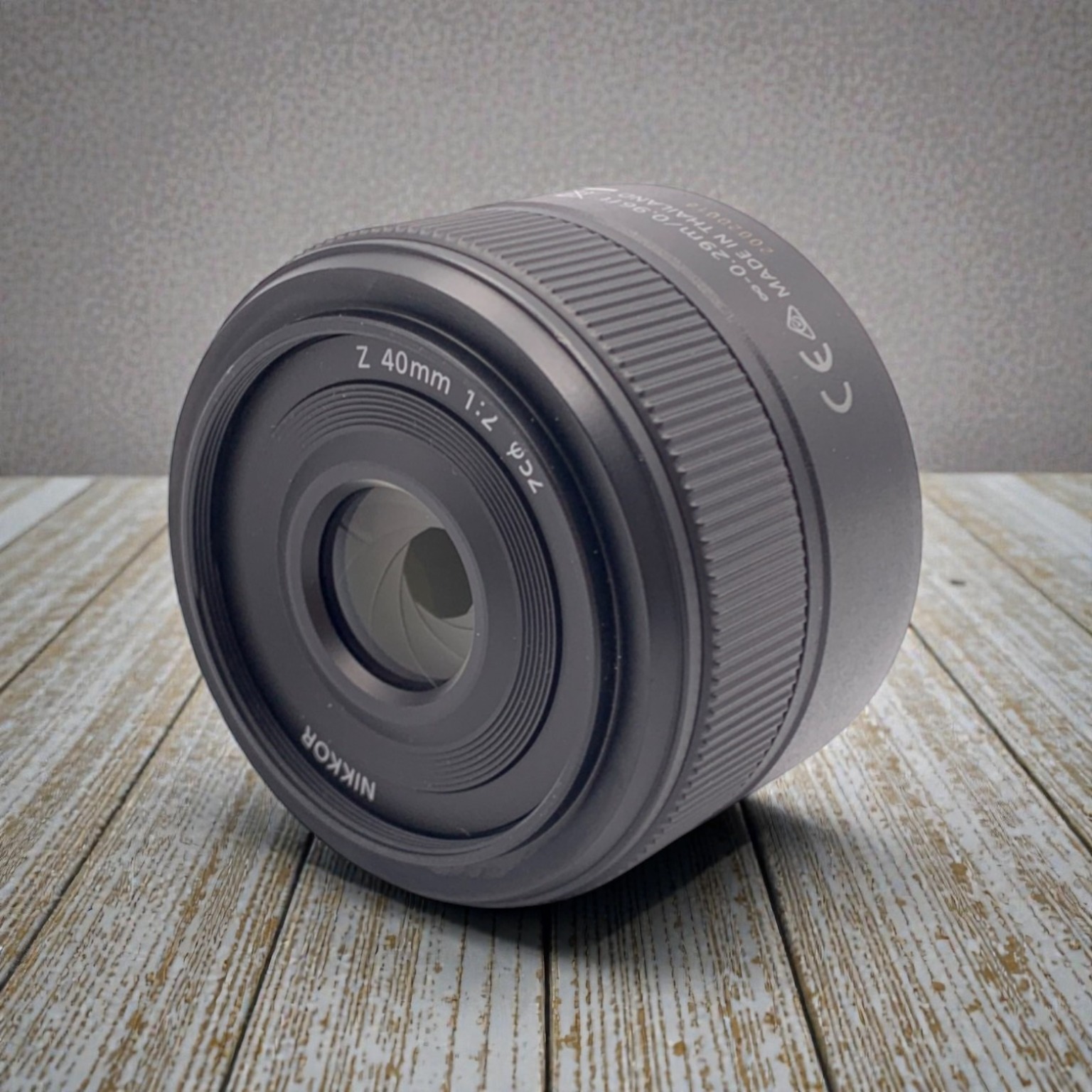 ニコン NIKKOR Z 40mm f/2の中古 (美品)・¥22,780 | みんなのカメラ