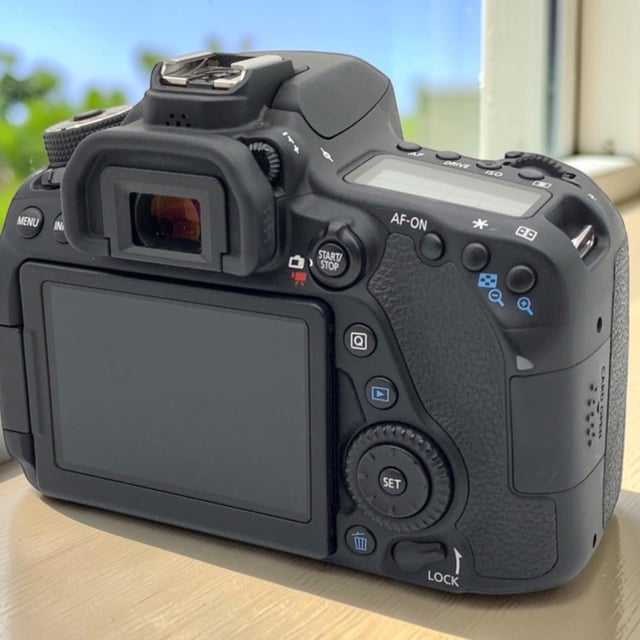 EOS 80D ボディ