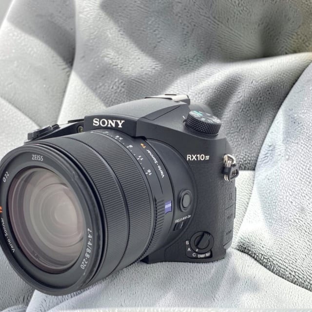 サイバーショット RX10 IV(DSC-RX10M4)