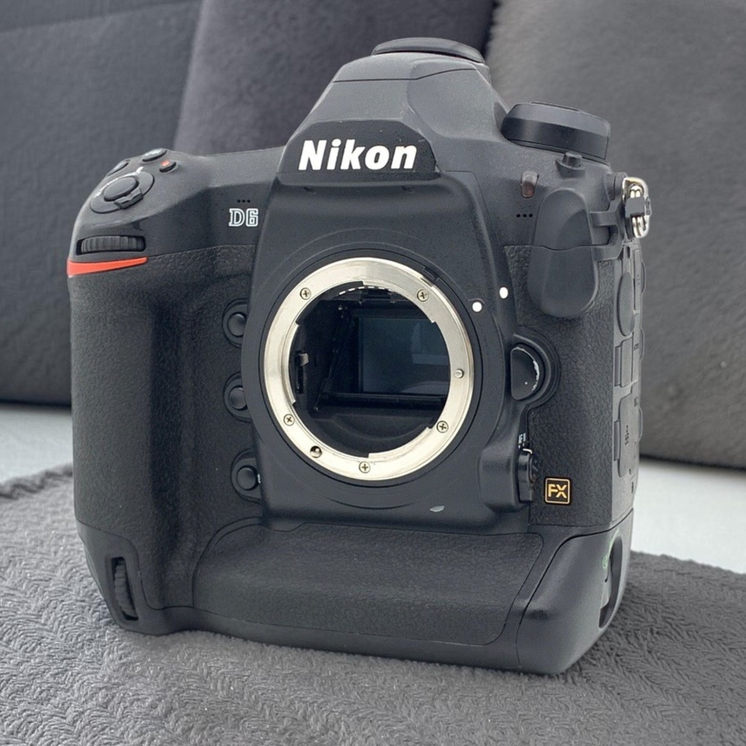 ニコン D6 ボディの新品/中古の在庫一覧 | みんなのカメラ
