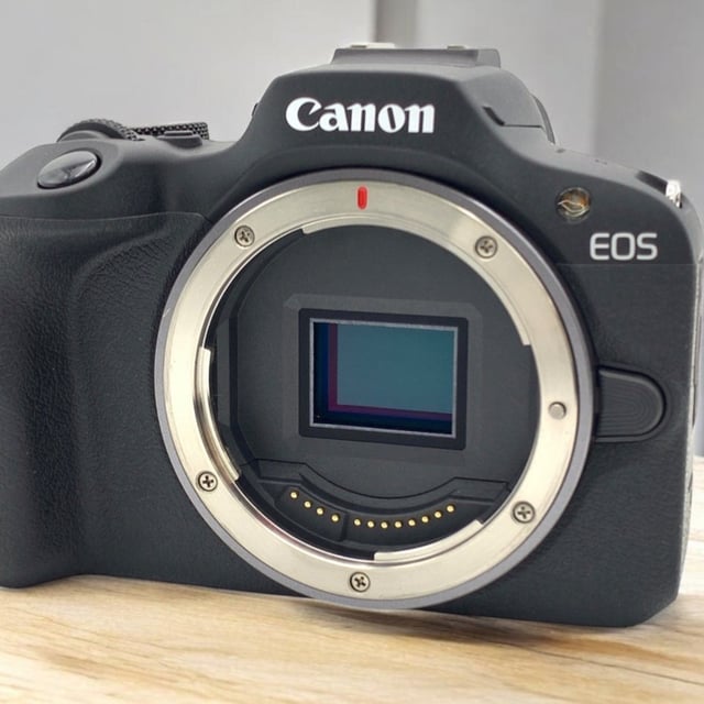 EOS R100 ボディ