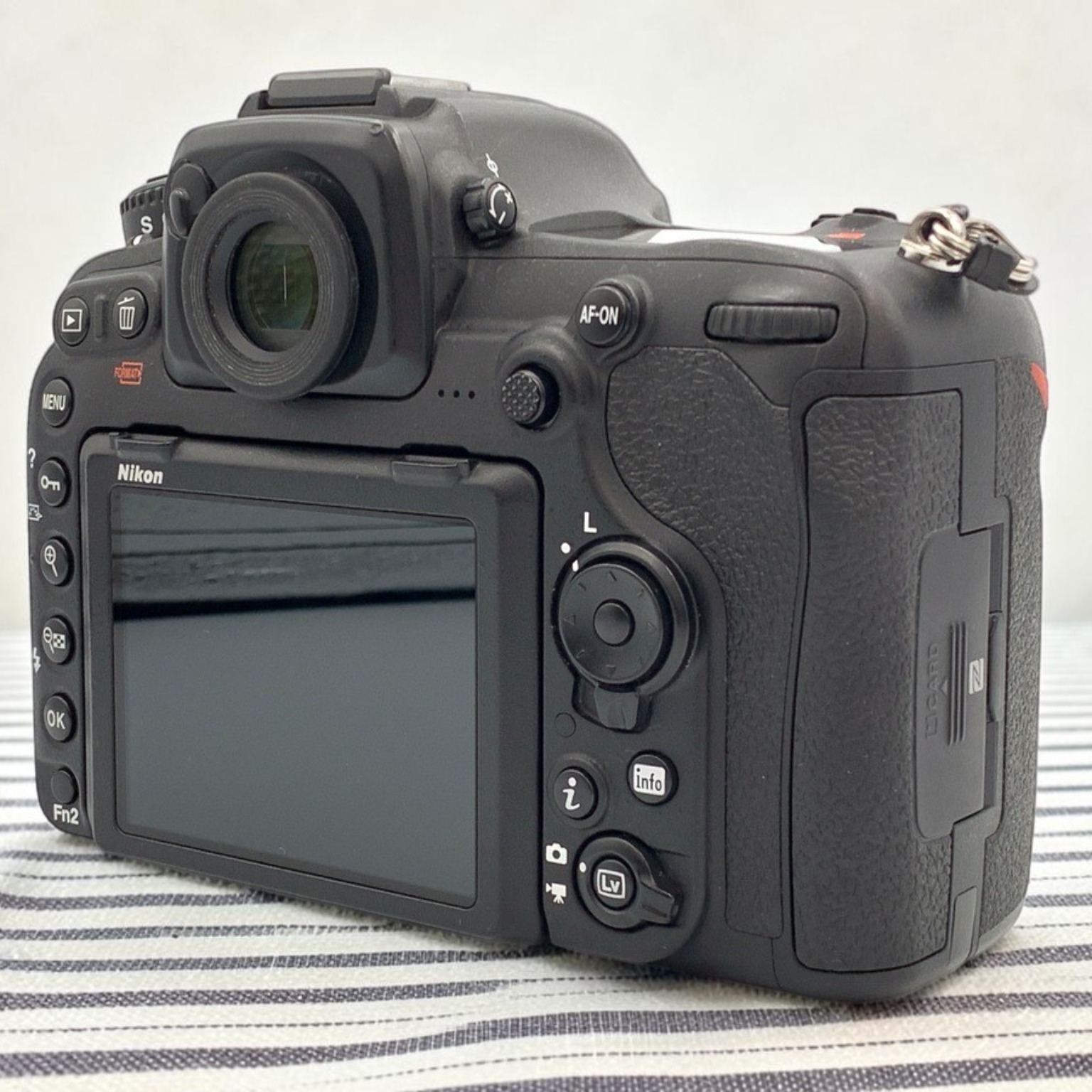 ニコン D500 ボディの中古 (良品)・¥83,330 by ねずら | みんなのカメラ