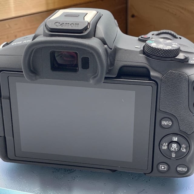 EOS R50 ボディ "ブラック"