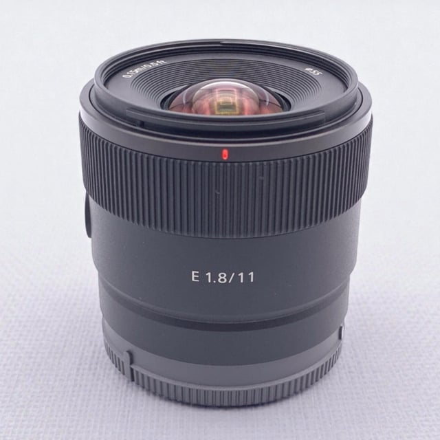 E 11 mm F1.8 SEL11F18