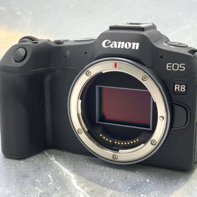 EOS R8 ボディ