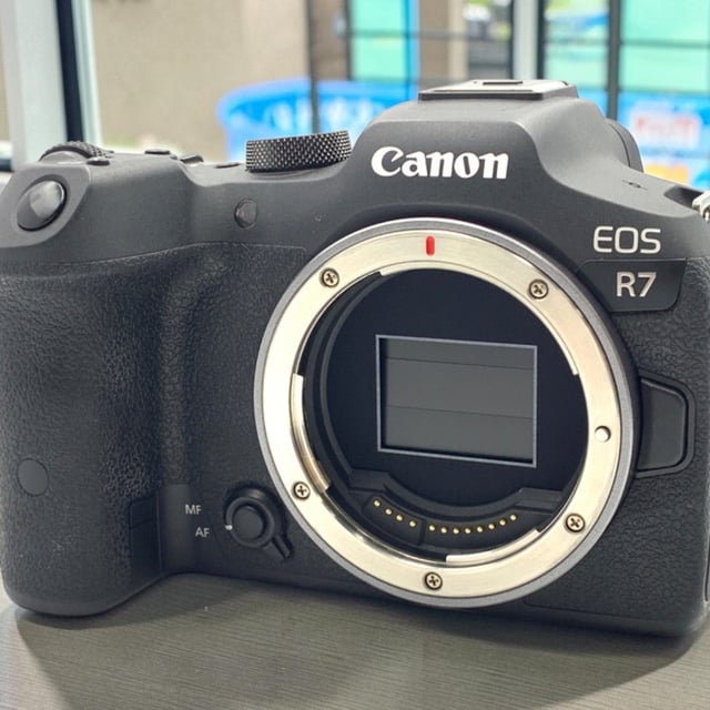 EOS R7 ボディ