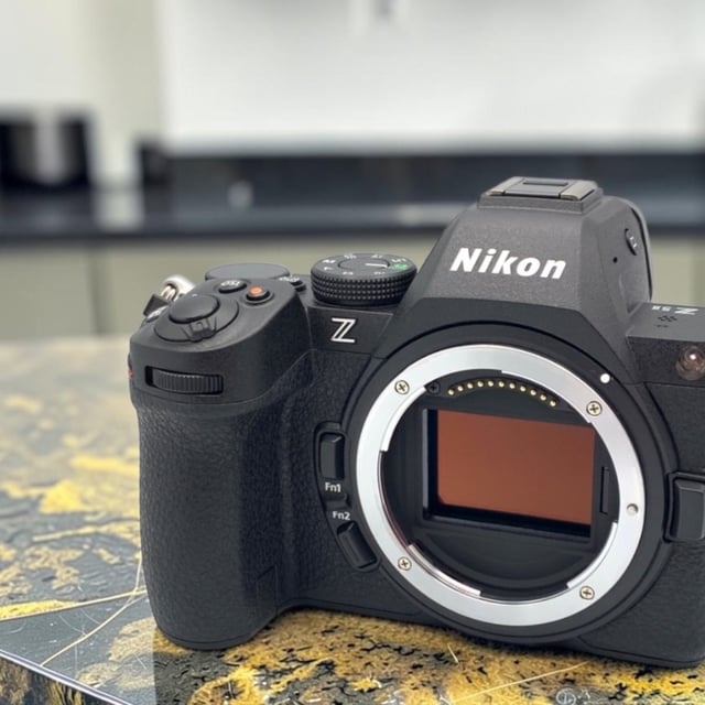 Z5II ボディ