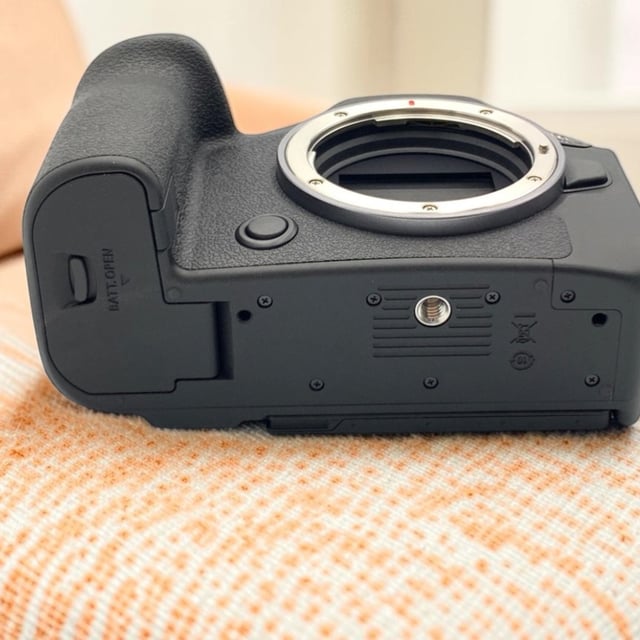 EOS R6 Mark III ボディ