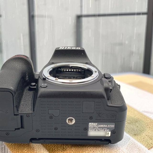 D7500 ボディ