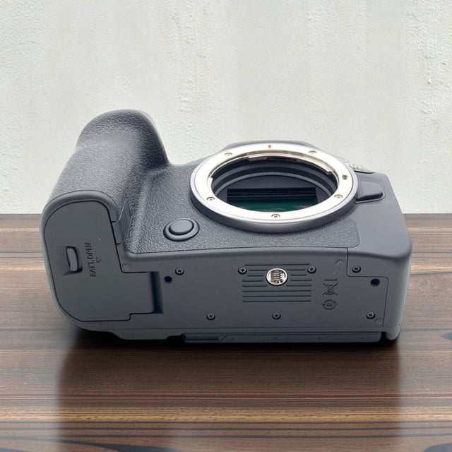 EOS R6 Mark III ボディ