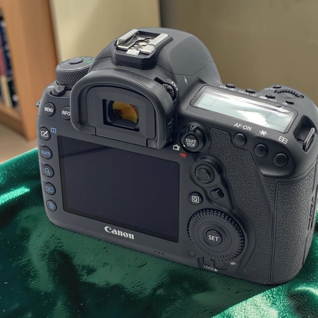 EOS 5D Mark IV ボディ